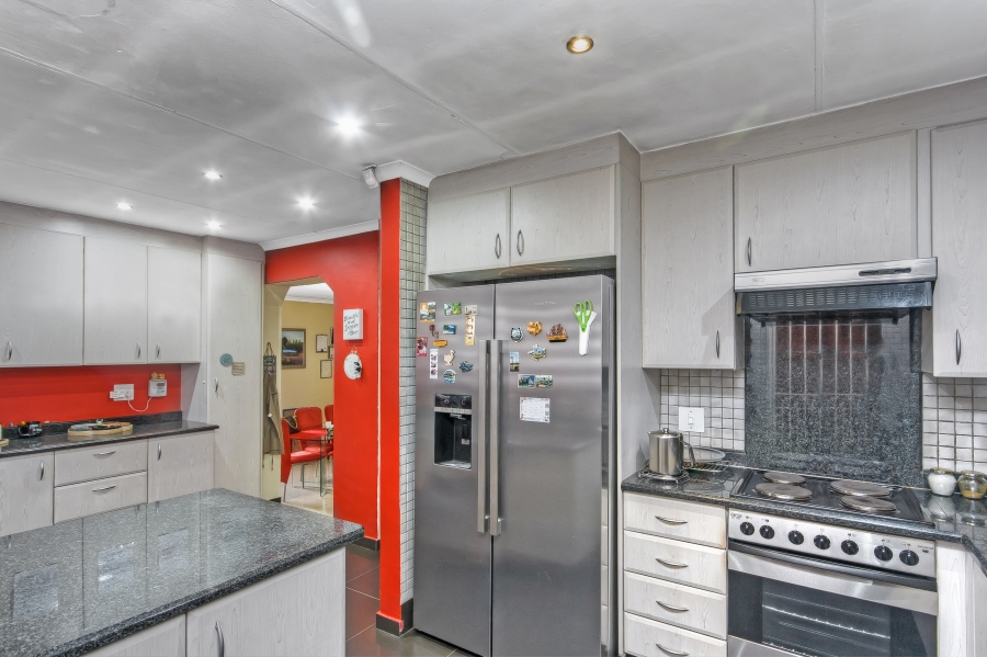 7 Bedroom Property for Sale in Elandspark Gauteng
