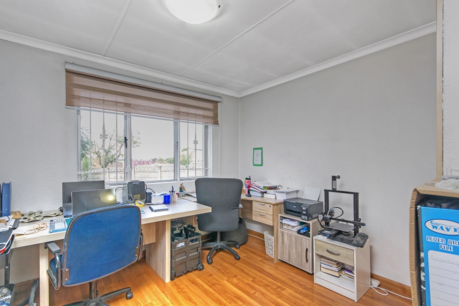 7 Bedroom Property for Sale in Elandspark Gauteng