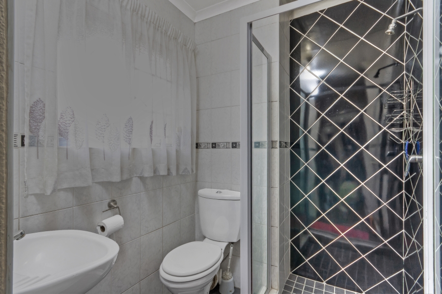 7 Bedroom Property for Sale in Elandspark Gauteng