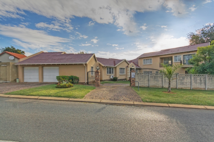 7 Bedroom Property for Sale in Elandspark Gauteng