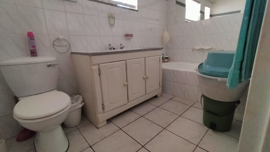 4 Bedroom Property for Sale in Randgate Gauteng