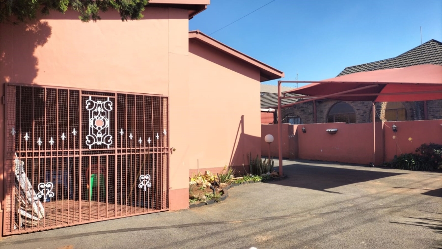 4 Bedroom Property for Sale in Randgate Gauteng