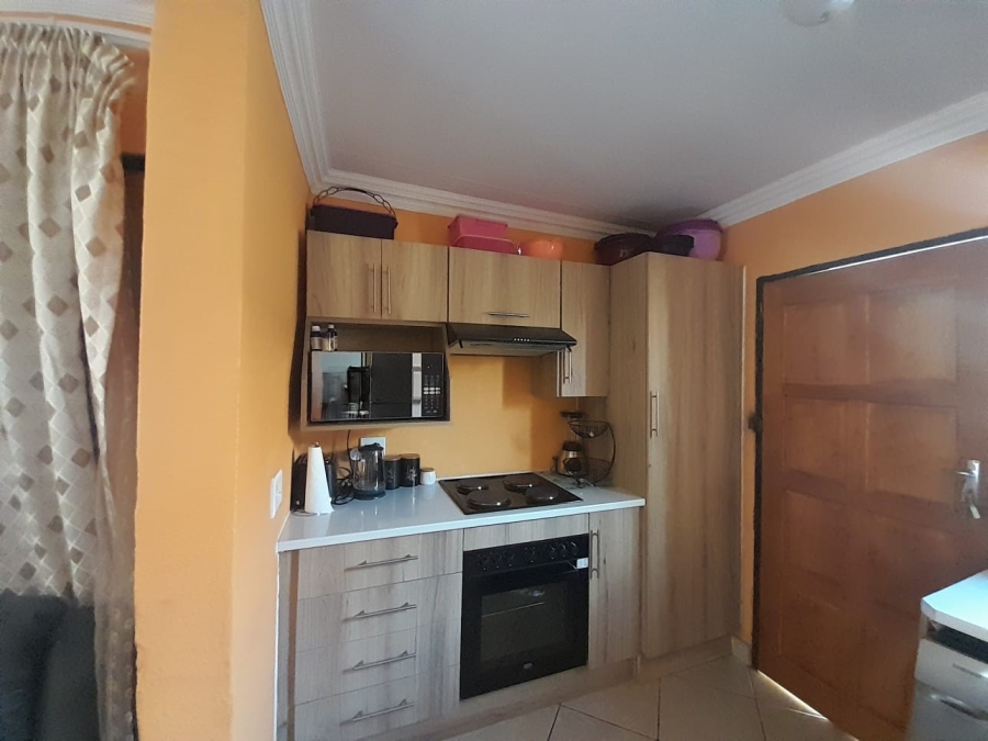 2 Bedroom Property for Sale in Protea Glen Gauteng