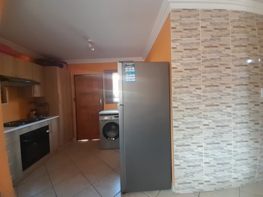 2 Bedroom Property for Sale in Protea Glen Gauteng