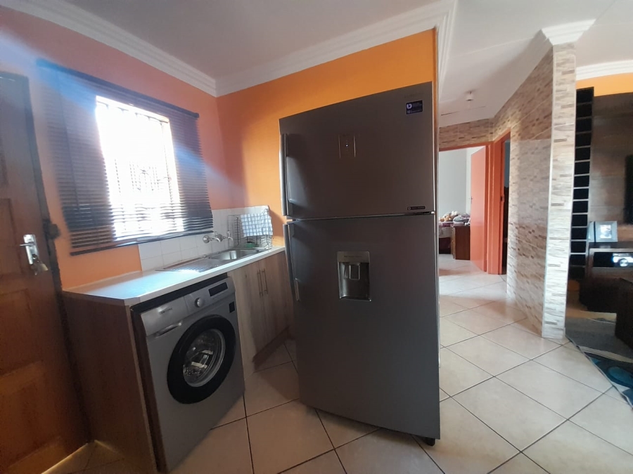 2 Bedroom Property for Sale in Protea Glen Gauteng