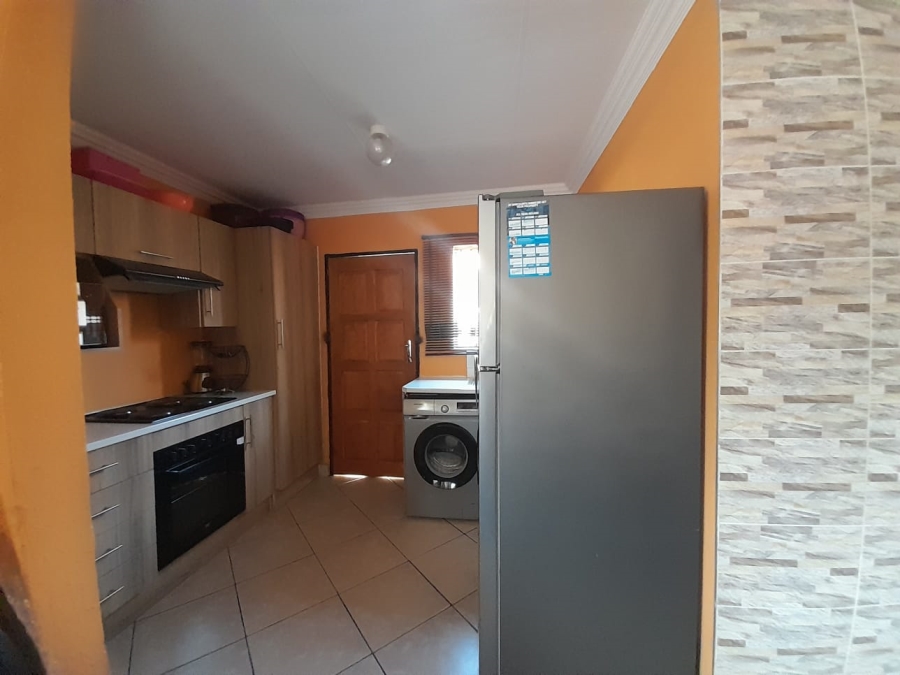 2 Bedroom Property for Sale in Protea Glen Gauteng