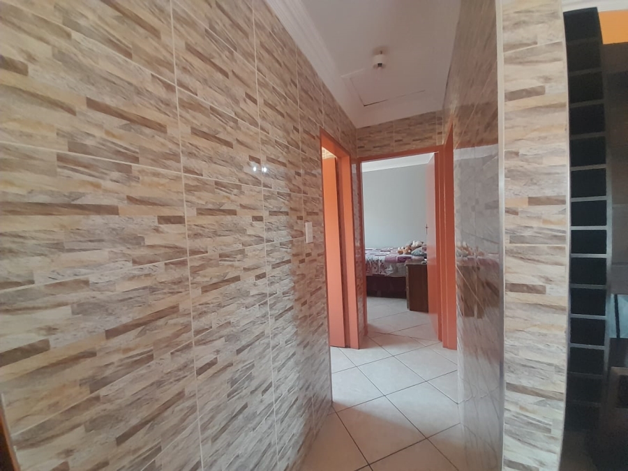 2 Bedroom Property for Sale in Protea Glen Gauteng
