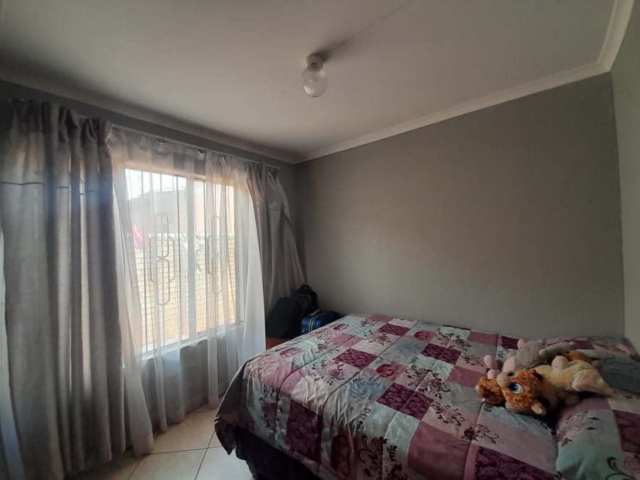 2 Bedroom Property for Sale in Protea Glen Gauteng
