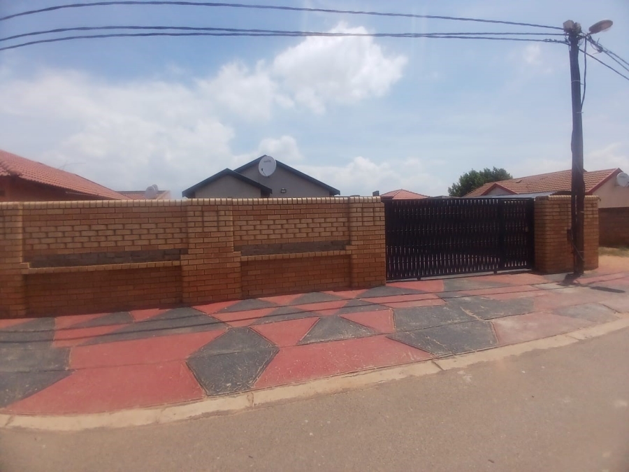 2 Bedroom Property for Sale in Protea Glen Gauteng