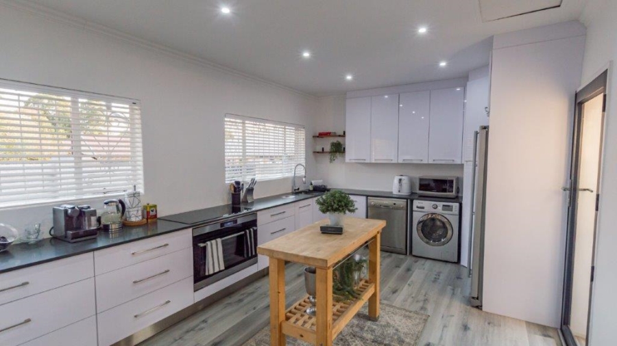 3 Bedroom Property for Sale in Albemarle Ext 2 Gauteng