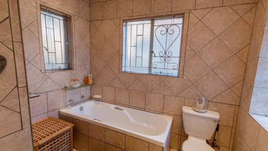 3 Bedroom Property for Sale in Albemarle Ext 2 Gauteng