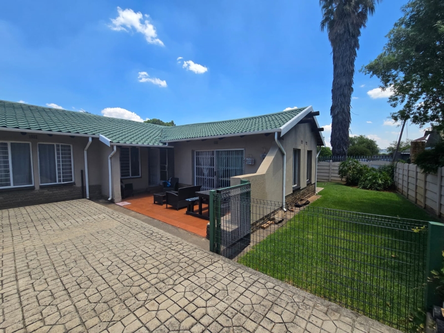 4 Bedroom Property for Sale in Verwoerdpark Gauteng