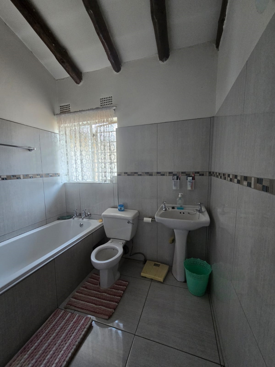 4 Bedroom Property for Sale in Verwoerdpark Gauteng