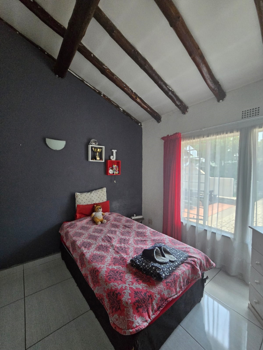 4 Bedroom Property for Sale in Verwoerdpark Gauteng