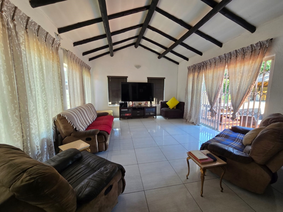 4 Bedroom Property for Sale in Verwoerdpark Gauteng