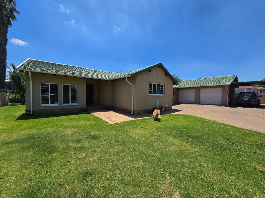 4 Bedroom Property for Sale in Verwoerdpark Gauteng
