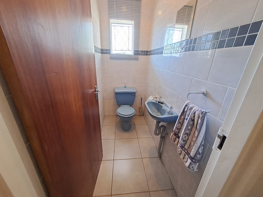 4 Bedroom Property for Sale in Brackenhurst Gauteng