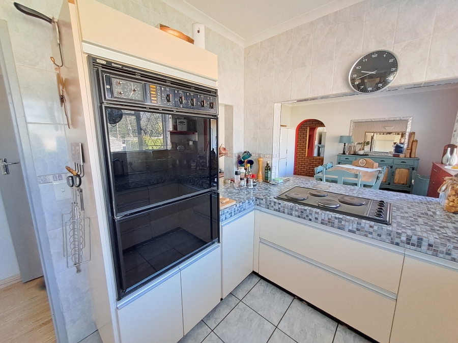 4 Bedroom Property for Sale in Brackenhurst Gauteng