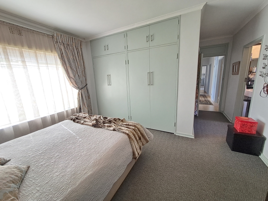 4 Bedroom Property for Sale in Brackenhurst Gauteng