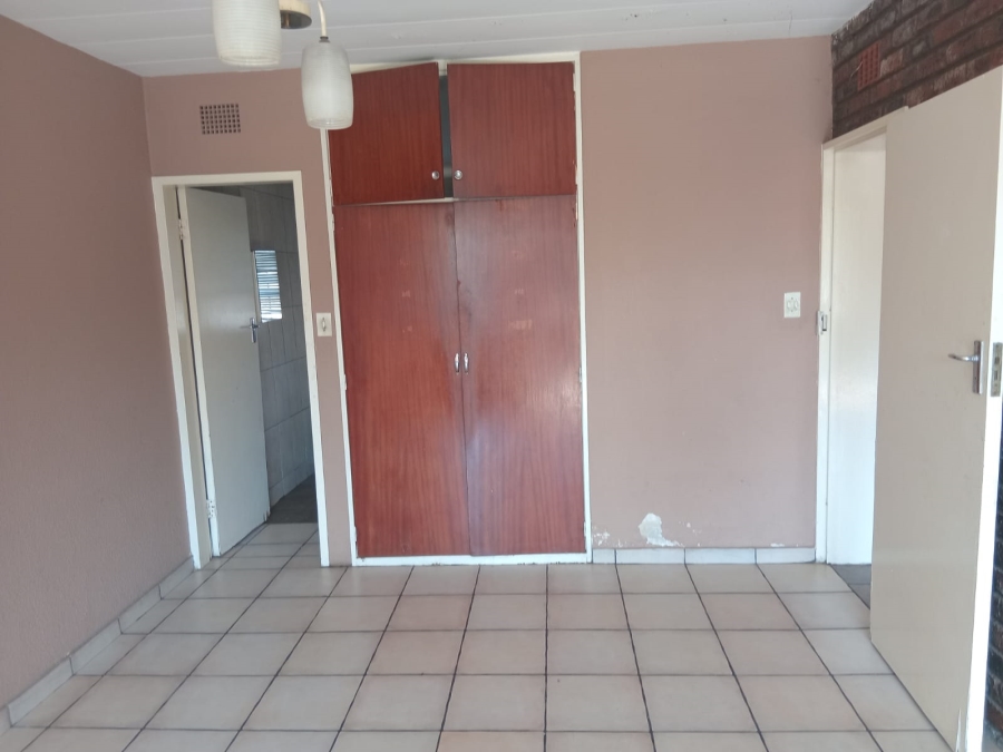 1 Bedroom Property for Sale in Germiston South Gauteng