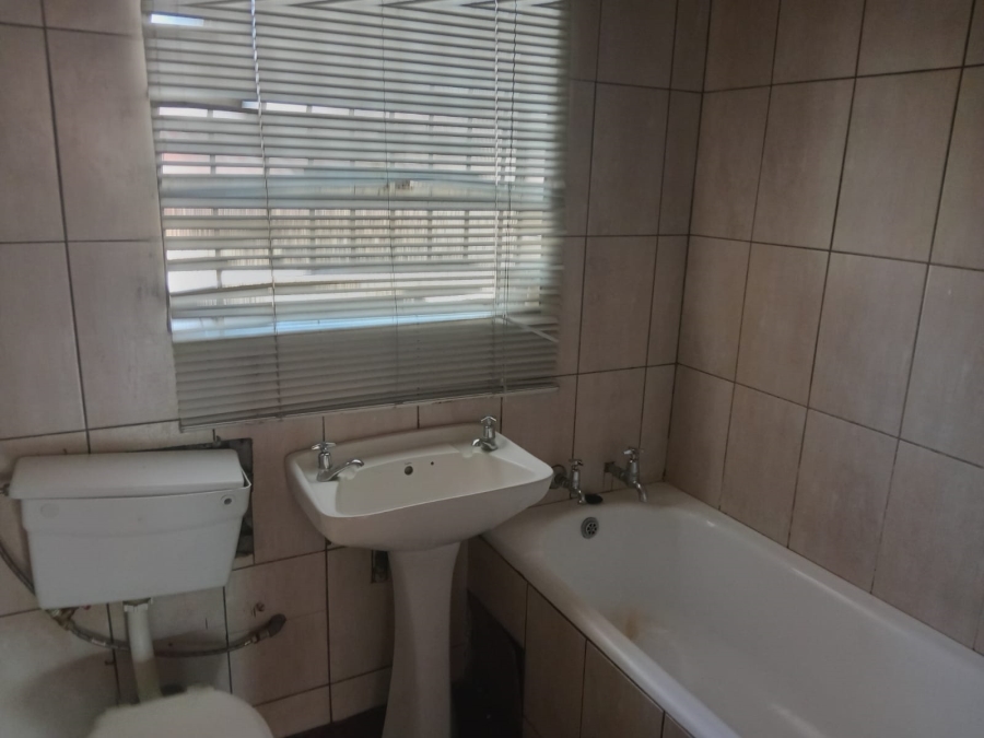 1 Bedroom Property for Sale in Germiston South Gauteng