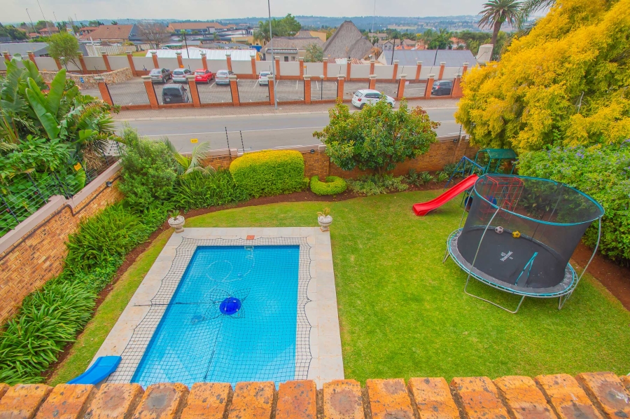 3 Bedroom Property for Sale in Amorosa Gauteng