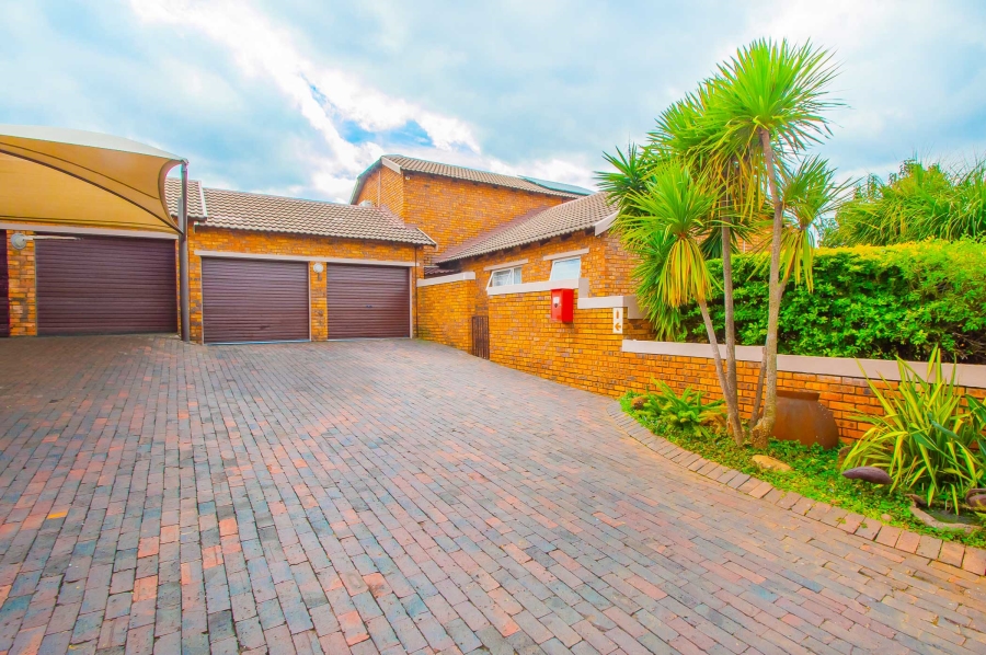 3 Bedroom Property for Sale in Amorosa Gauteng