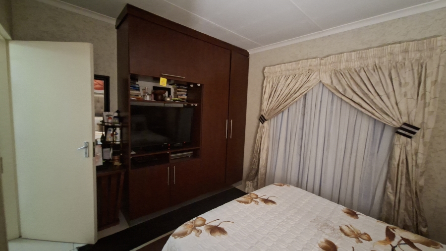 3 Bedroom Property for Sale in Cosmo City Gauteng