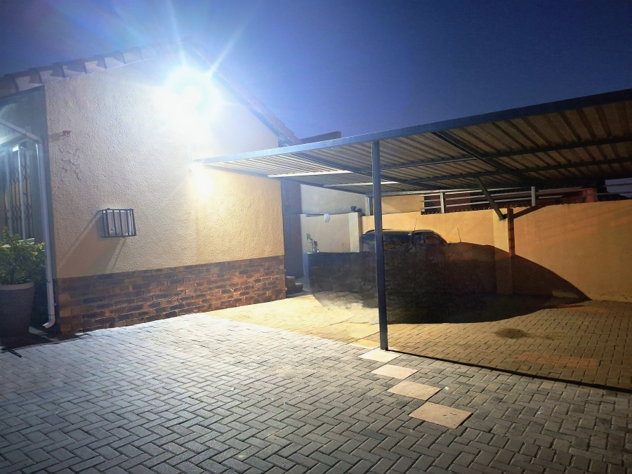 3 Bedroom Property for Sale in Cosmo City Gauteng