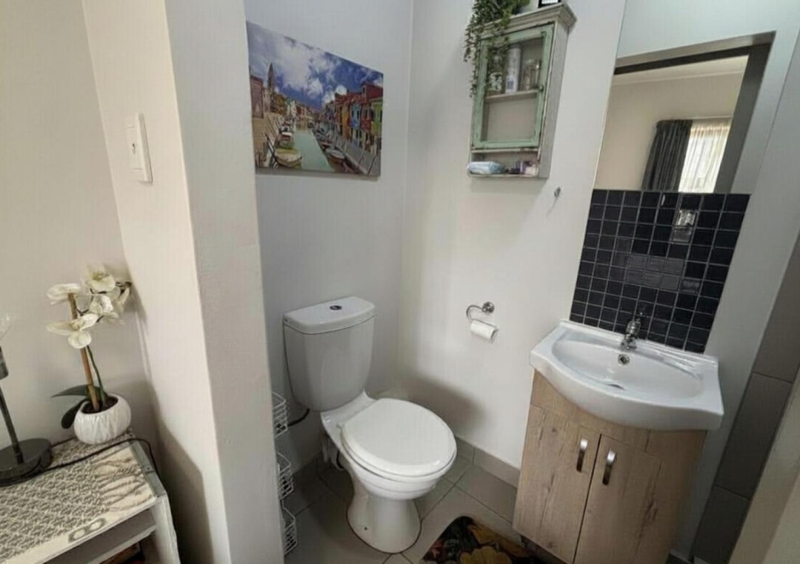 2 Bedroom Property for Sale in Elardus Park Gauteng