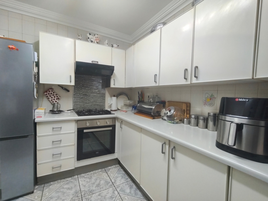3 Bedroom Property for Sale in Raceview Gauteng