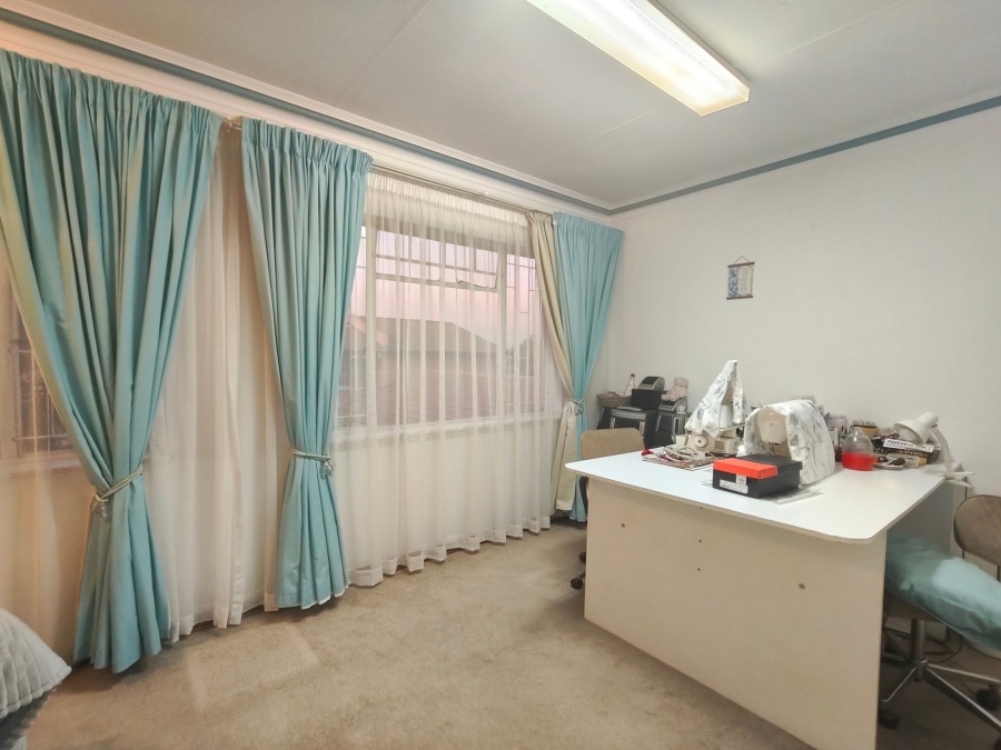 3 Bedroom Property for Sale in Raceview Gauteng