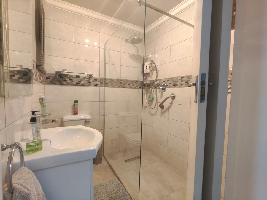 3 Bedroom Property for Sale in Raceview Gauteng