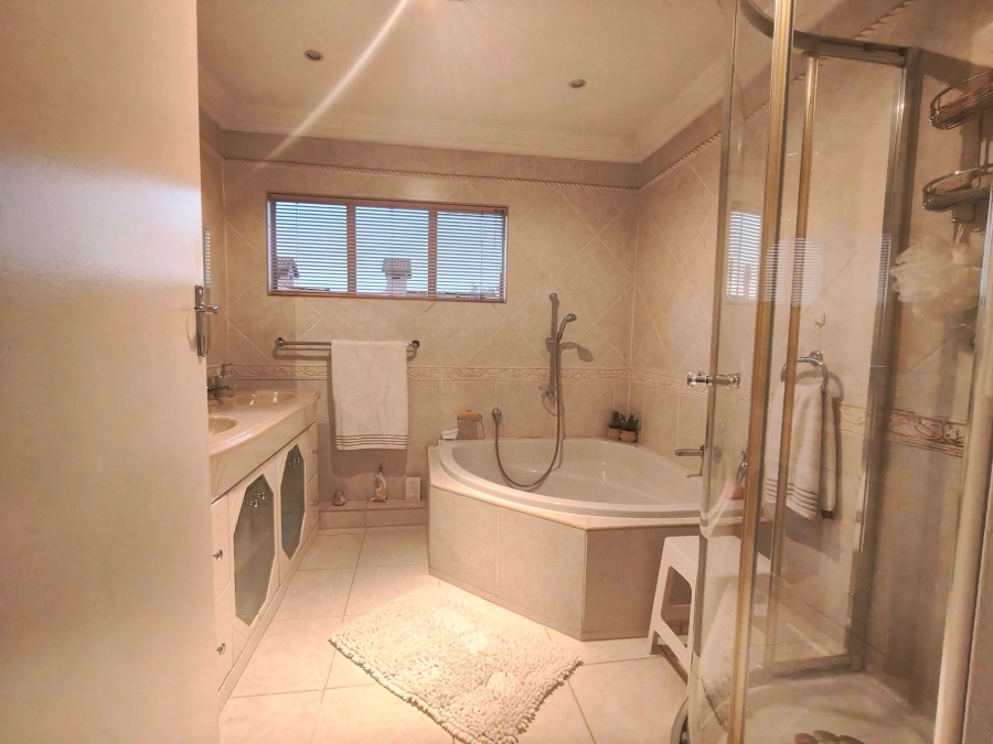 3 Bedroom Property for Sale in Raceview Gauteng