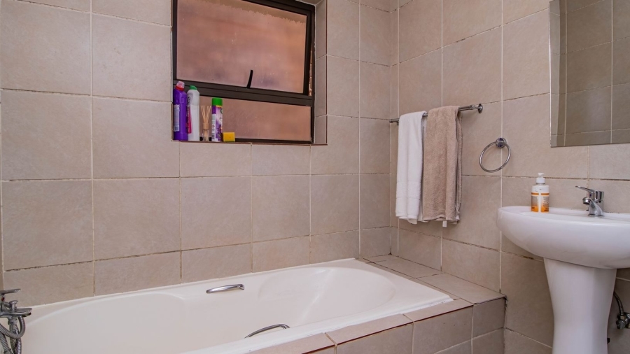 2 Bedroom Property for Sale in Brentwood Park Gauteng
