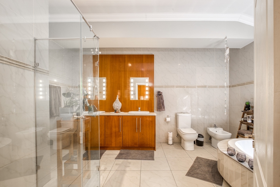 To Let 4 Bedroom Property for Rent in Dainfern Valley Gauteng