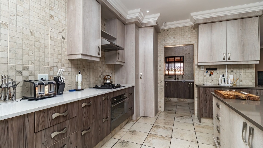 3 Bedroom Property for Sale in Beyers Park Gauteng
