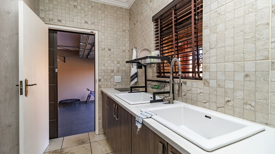 3 Bedroom Property for Sale in Beyers Park Gauteng