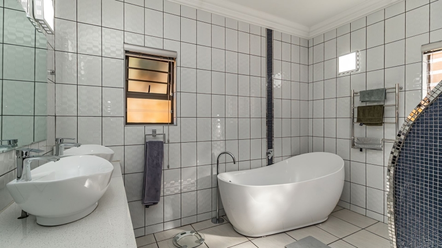 3 Bedroom Property for Sale in Beyers Park Gauteng