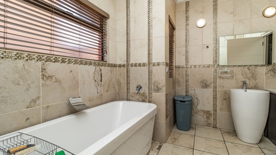 3 Bedroom Property for Sale in Beyers Park Gauteng