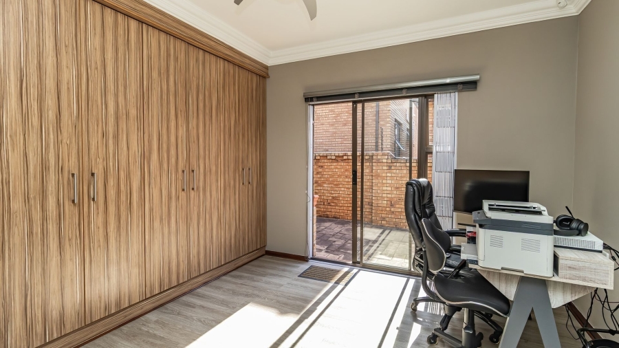 3 Bedroom Property for Sale in Beyers Park Gauteng