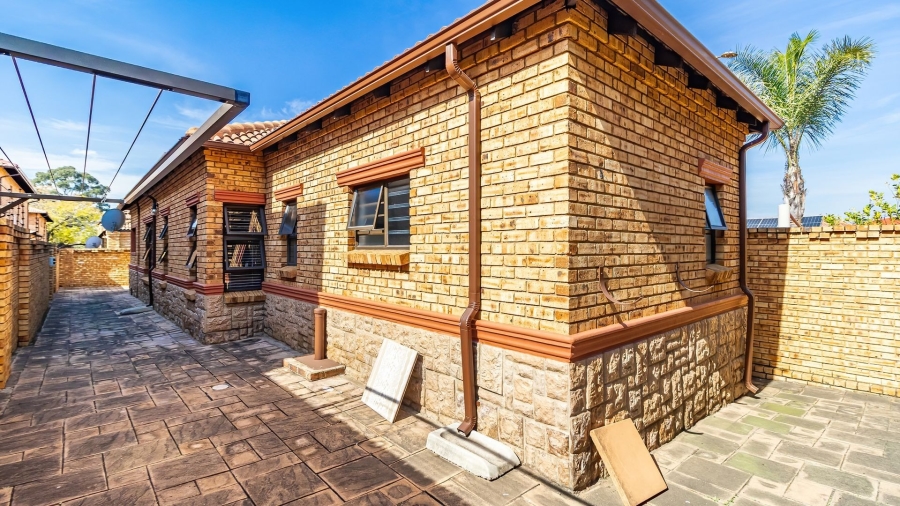 3 Bedroom Property for Sale in Beyers Park Gauteng