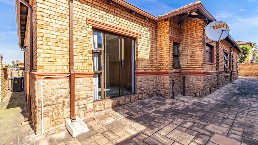 3 Bedroom Property for Sale in Beyers Park Gauteng