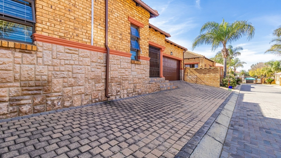 3 Bedroom Property for Sale in Beyers Park Gauteng