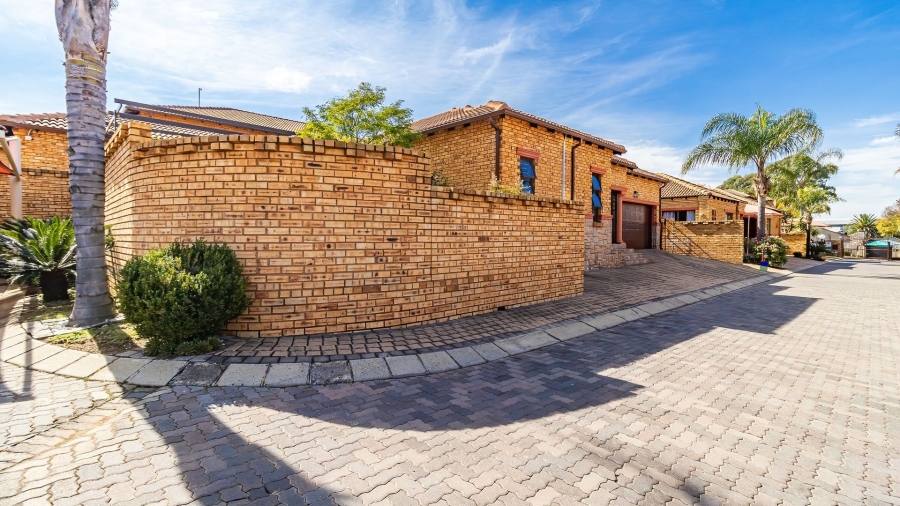 3 Bedroom Property for Sale in Beyers Park Gauteng