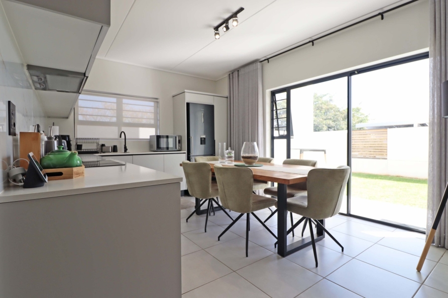 3 Bedroom Property for Sale in Crowthorne AH Gauteng