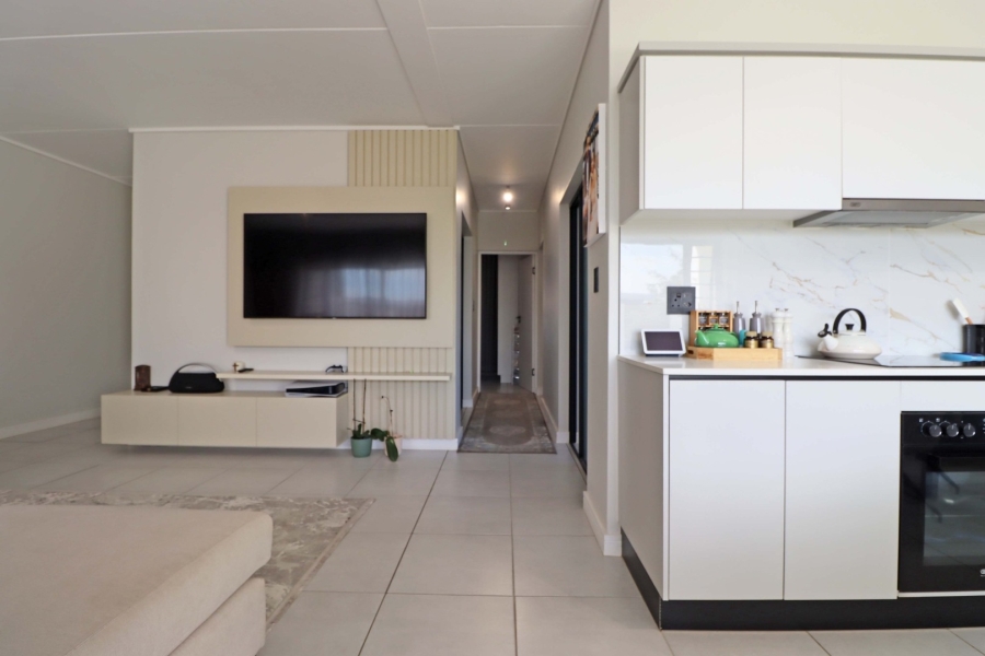 3 Bedroom Property for Sale in Crowthorne AH Gauteng