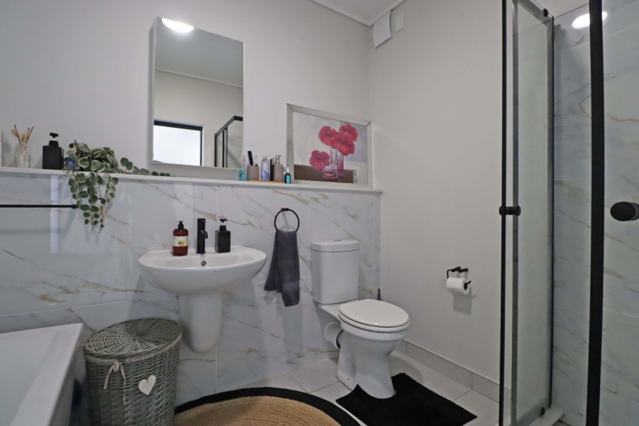 3 Bedroom Property for Sale in Crowthorne AH Gauteng