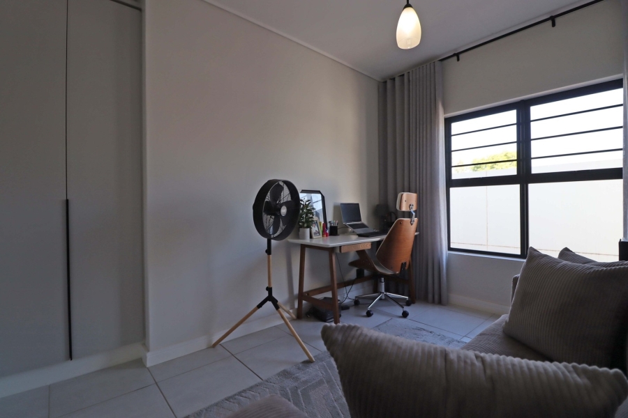 3 Bedroom Property for Sale in Crowthorne AH Gauteng