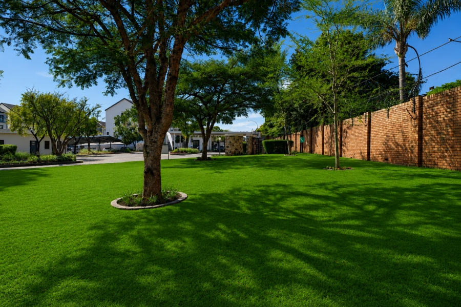 3 Bedroom Property for Sale in Crowthorne AH Gauteng